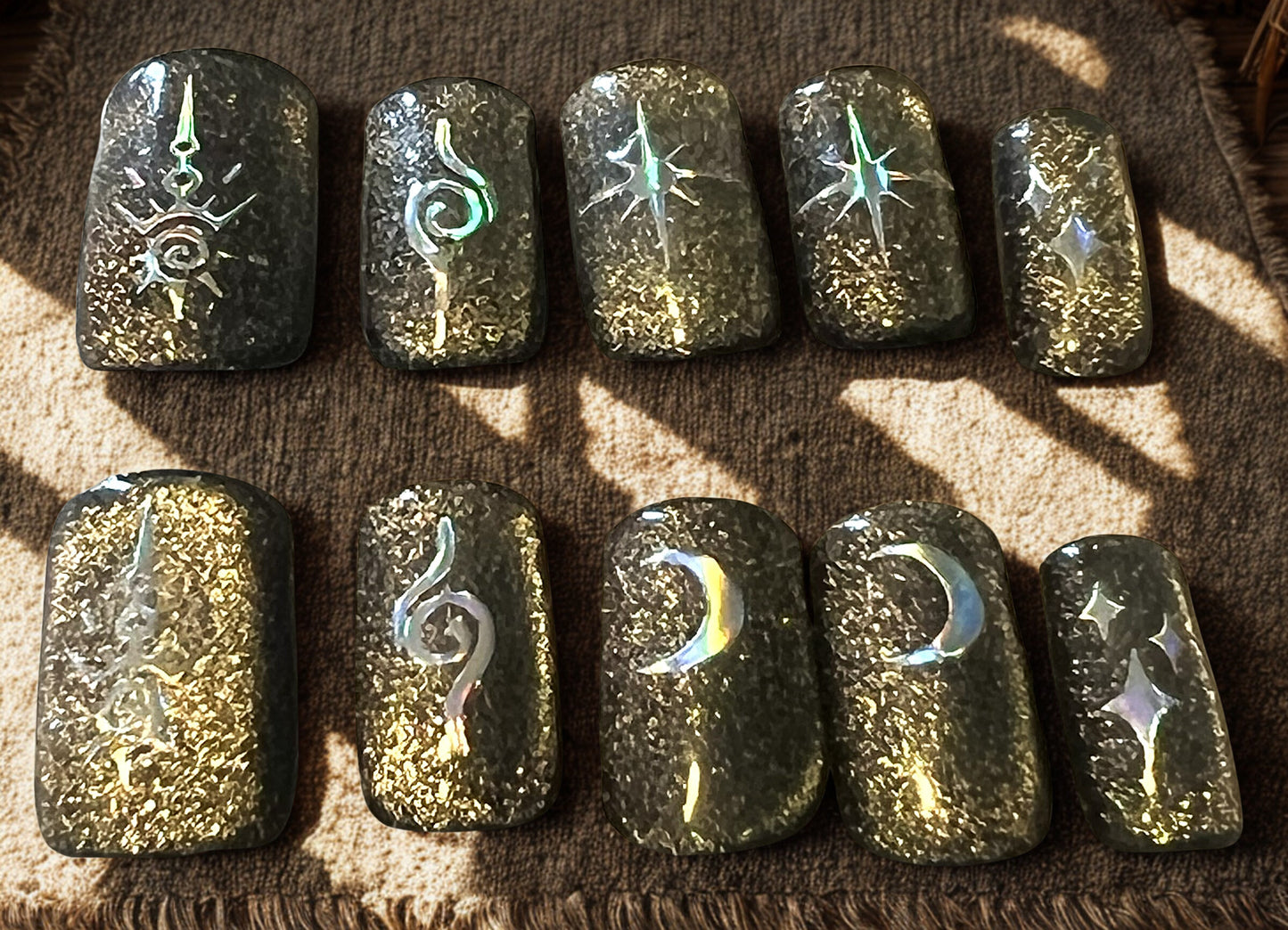 Obsidian Sky Nails | Black Velvet Cat-Eye & Holo Celestial Art