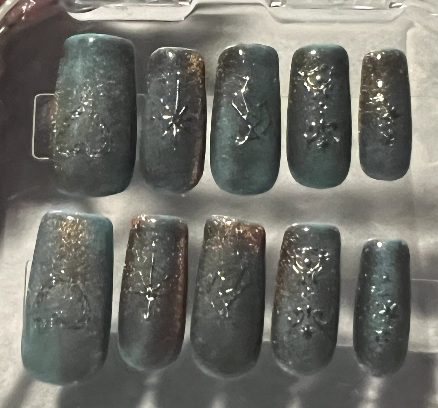 Love on the Horizon Nails | 9D Sunset Velvet Cat-Eye & Holo Art