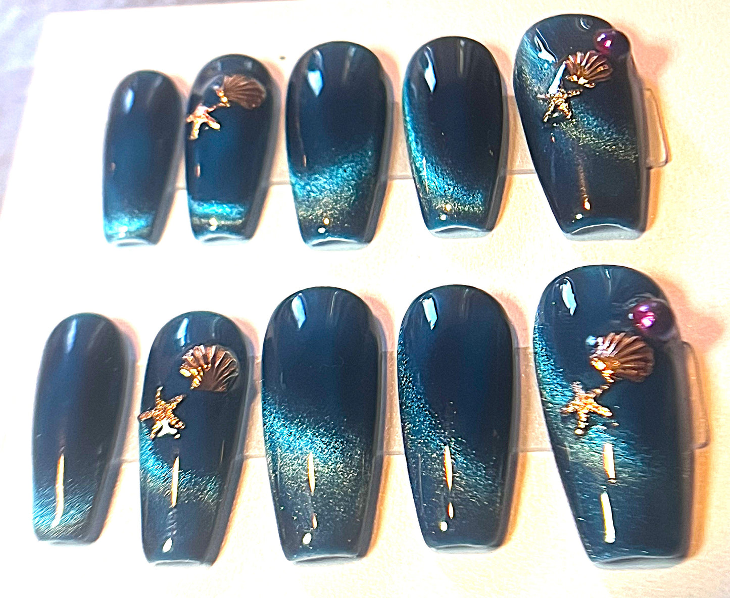 Pisces Tide Press-On Nails | Blue Holo Cat Eye & Sea Charms