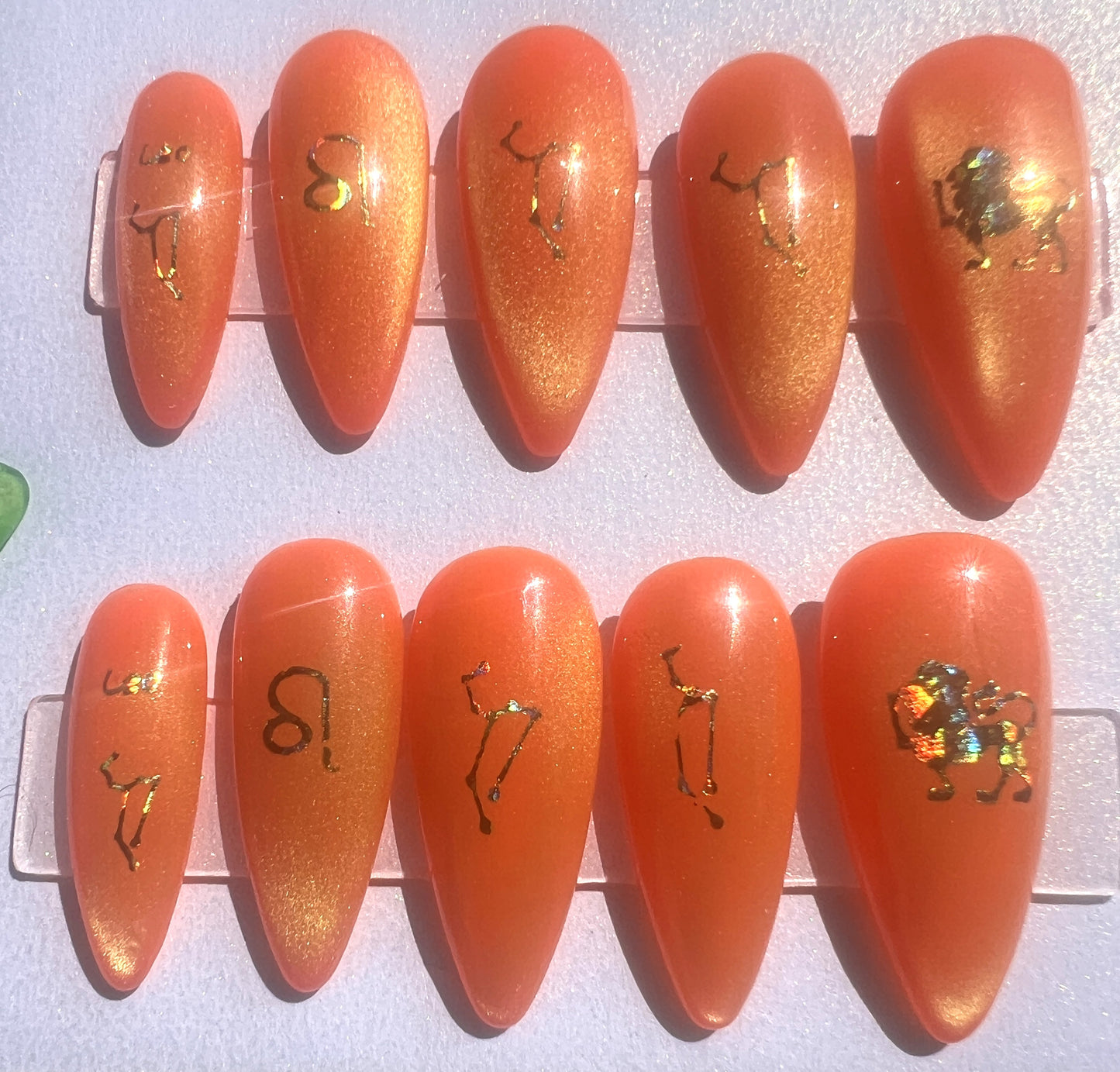 Solar Lioness Leo Zodiac Press On Nails Neon Orange Yellow Cat Eye False Nails, Gold Holographic Astrology Constellation Gel Nails