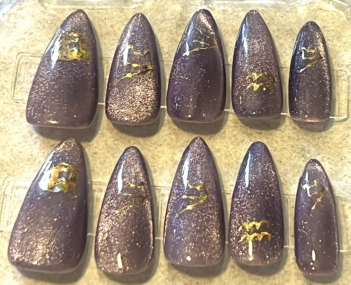 Shimmering Aquarius Nails | Lavender & Gold Velvet Cat-Eye