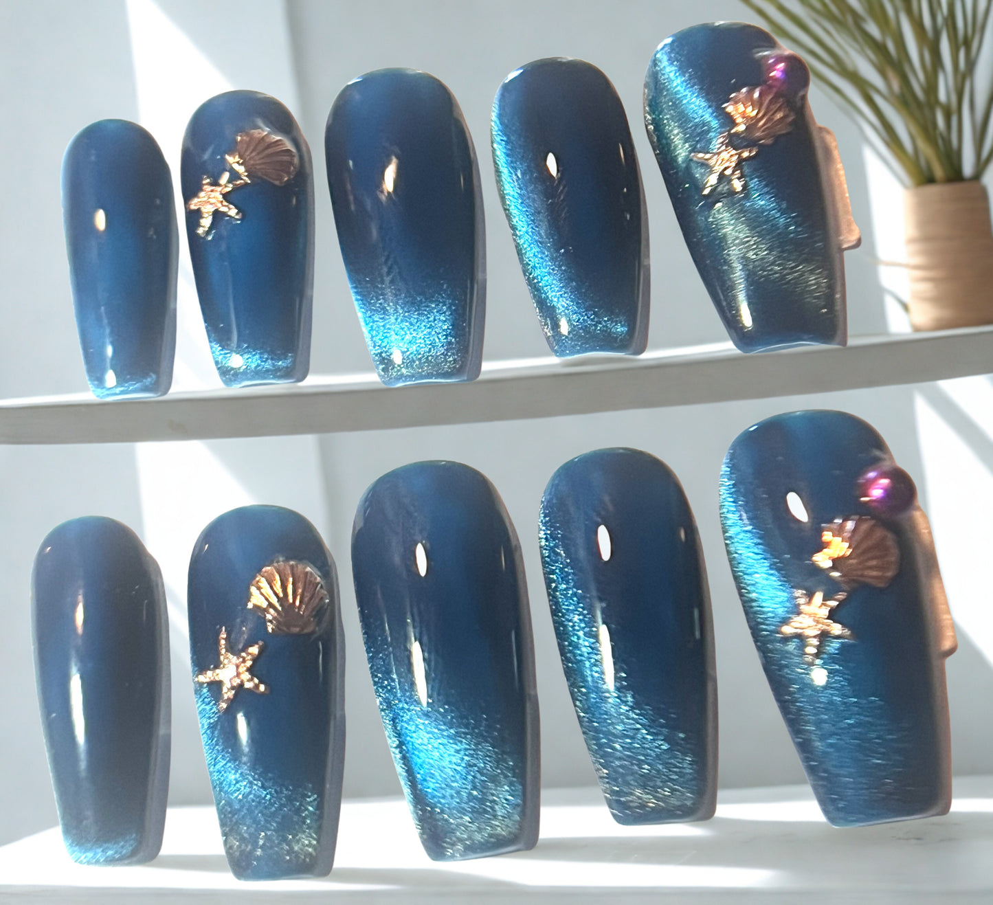 Pisces Tide Press-On Nails | Blue Holo Cat Eye & Sea Charms
