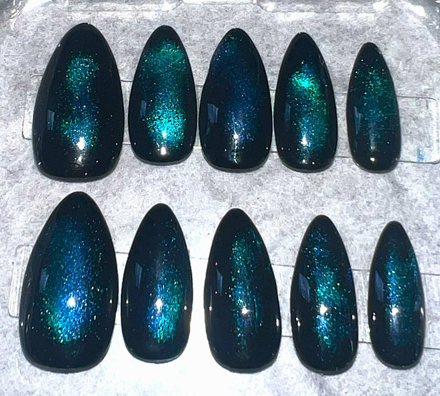 Cosmic Bloom Nails | Teal Velvet Cat-Eye & Black Blooming Aura