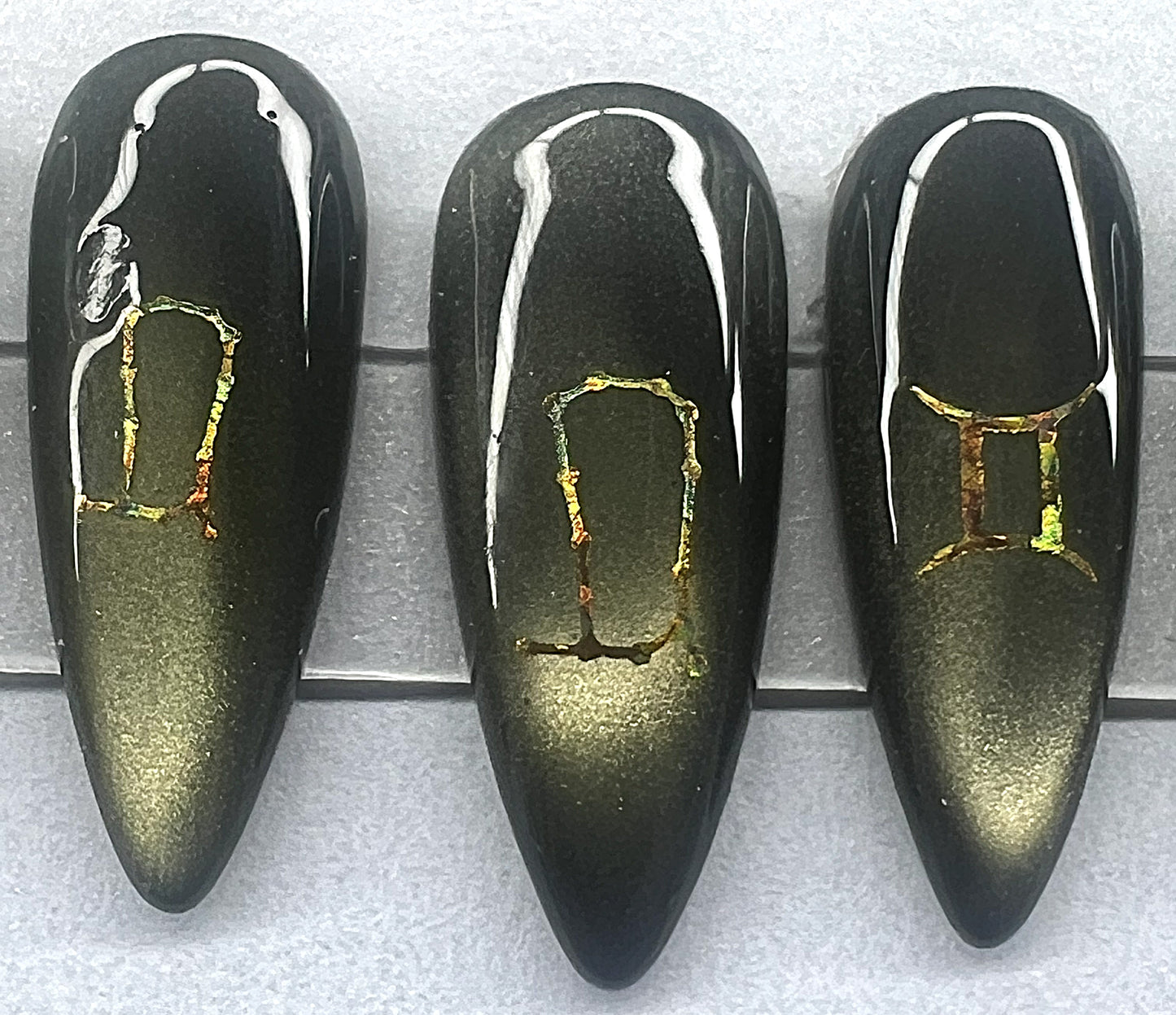 Black Magnetic Cat Eye Gold Holographic Press-Ons | Celestial Heart Gem Hand Painted | Gemini Hearts
