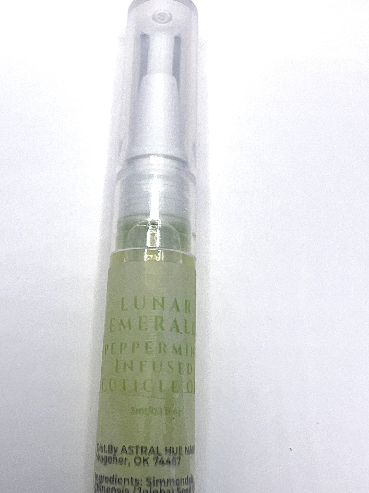 Lunar Emerald Refreshing Peppermint Scented Cuticle Oil Pen Jojoba Aftercare