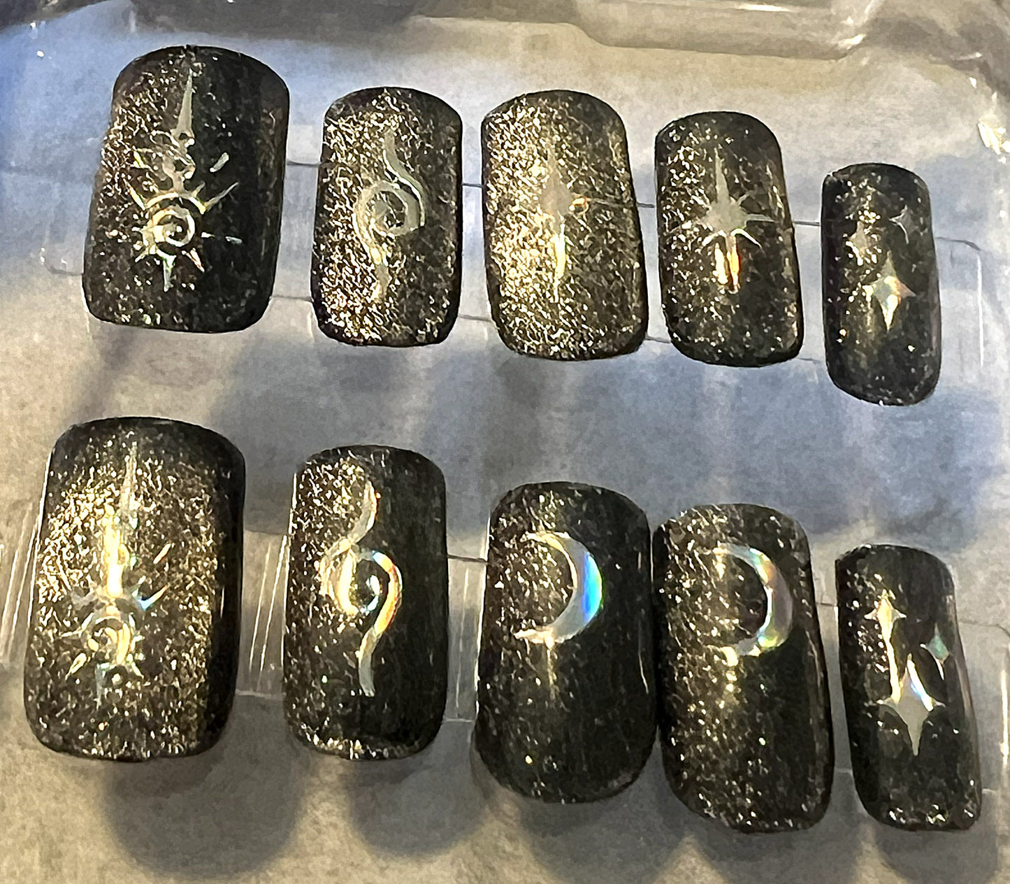 Obsidian Sky Nails | Black Velvet Cat-Eye & Holo Celestial Art