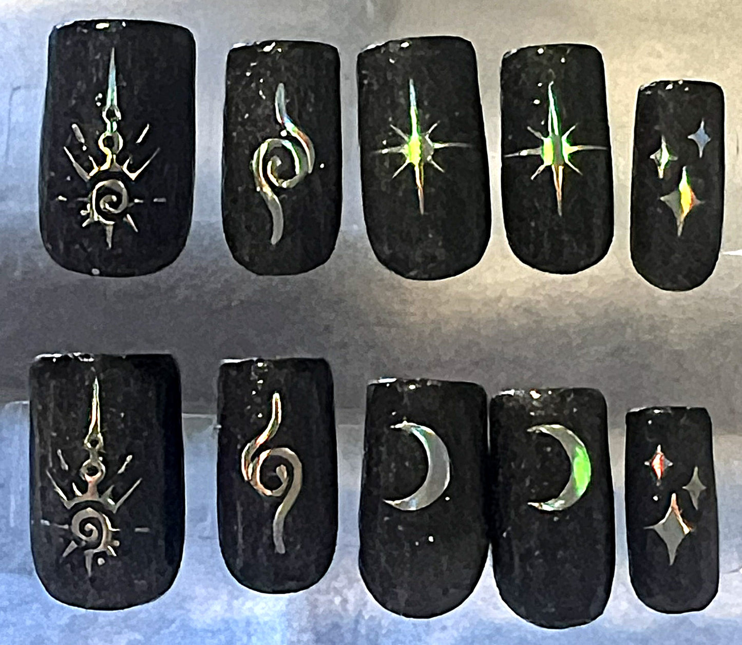 Obsidian Sky Nails | Black Velvet Cat-Eye & Holo Celestial Art