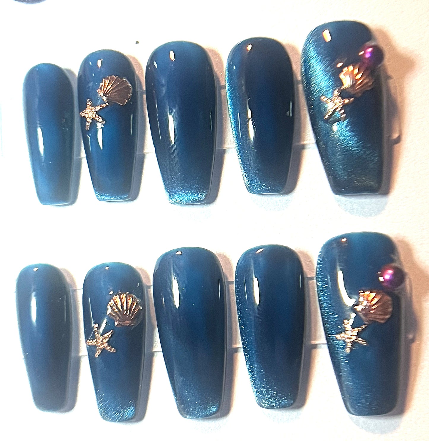 Pisces Tide Press-On Nails | Blue Holo Cat Eye & Sea Charms
