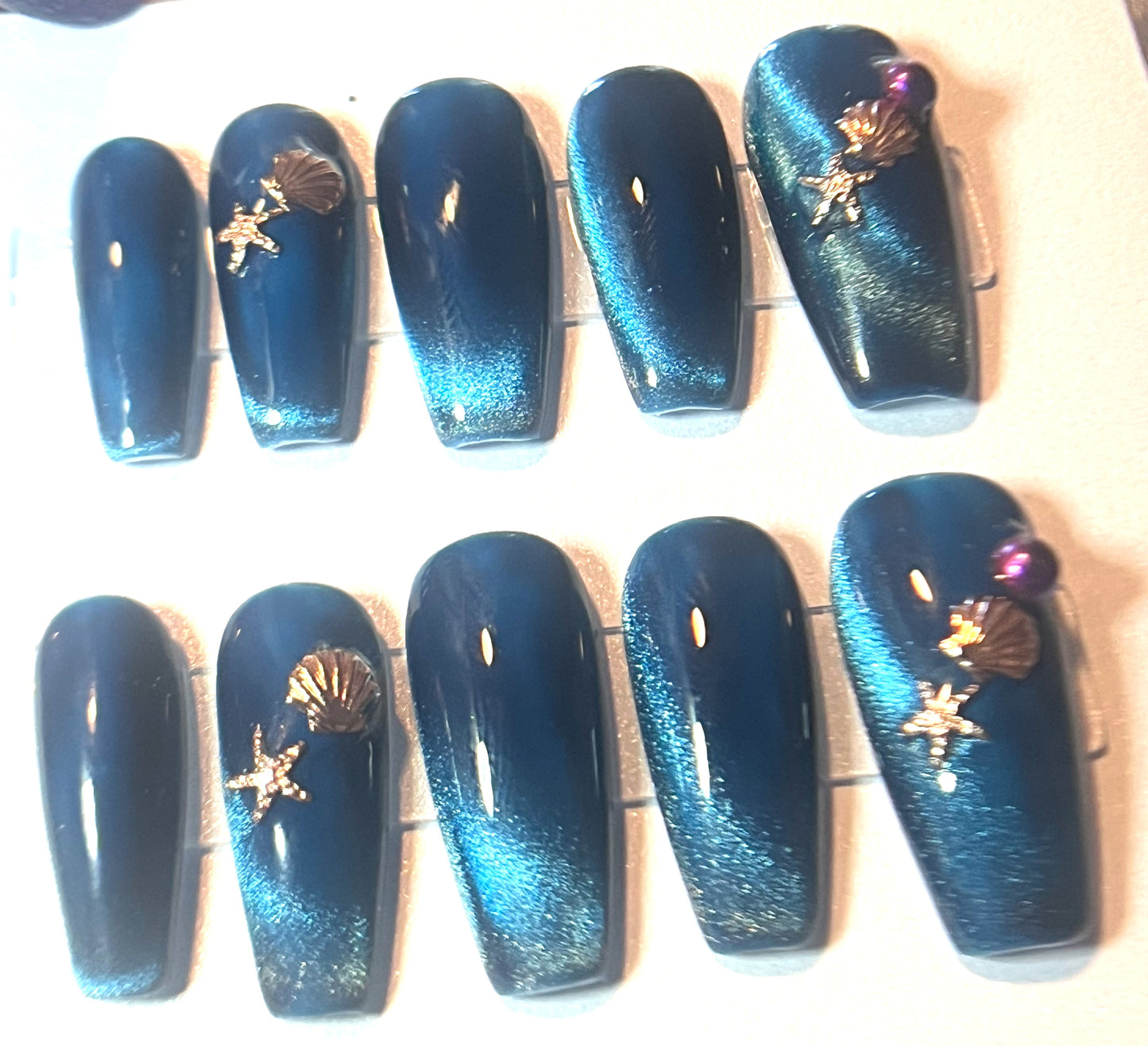 Pisces Tide Press-On Nails | Blue Holo Cat Eye & Sea Charms
