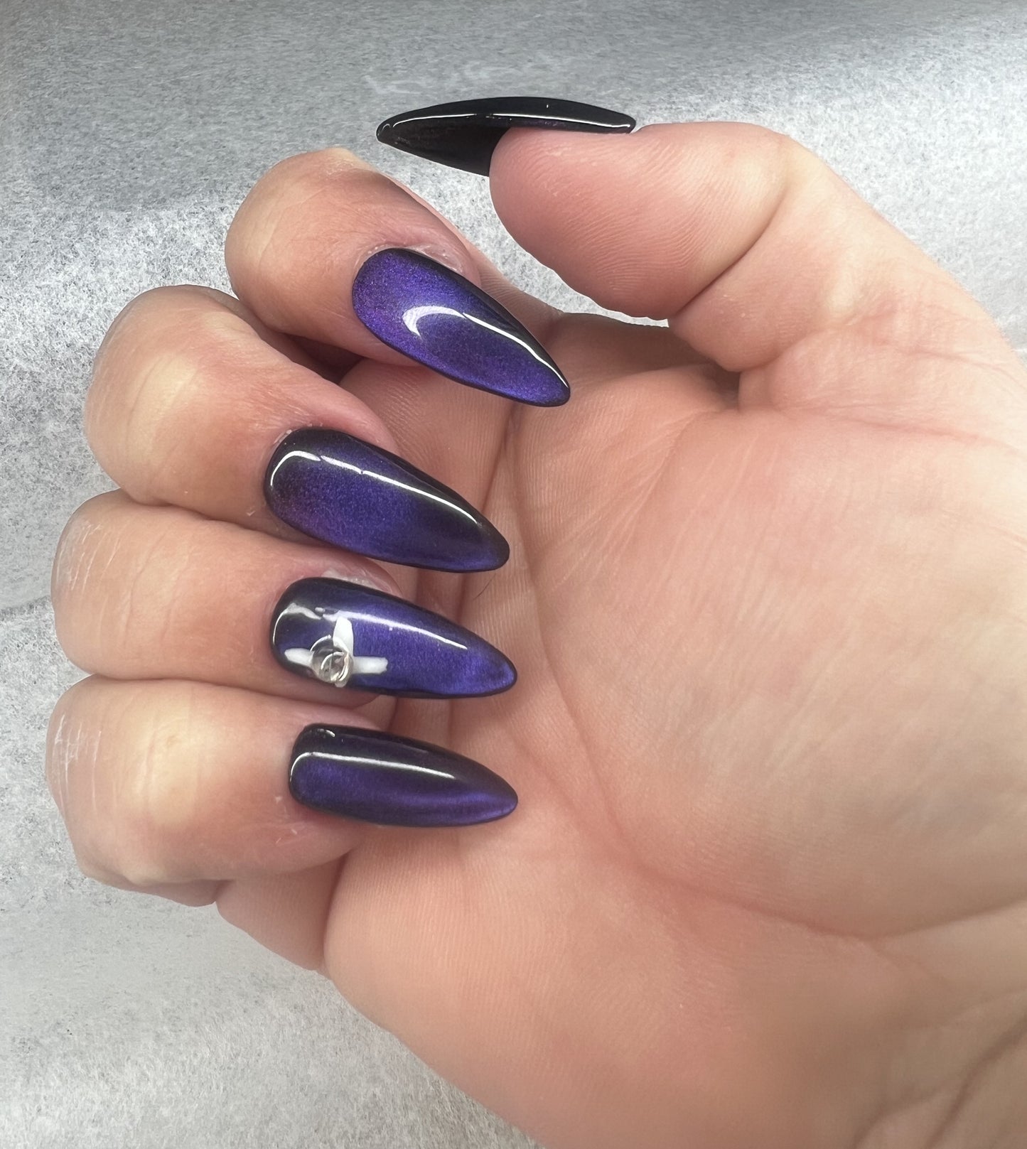 Nebula Glow 🌌 The Pulsar 9D Velvet Magnetic & Hand-Painted Star Set