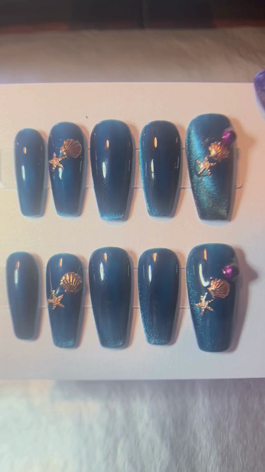 Pisces Tide Press-On Nails | Blue Holo Cat Eye & Sea Charms