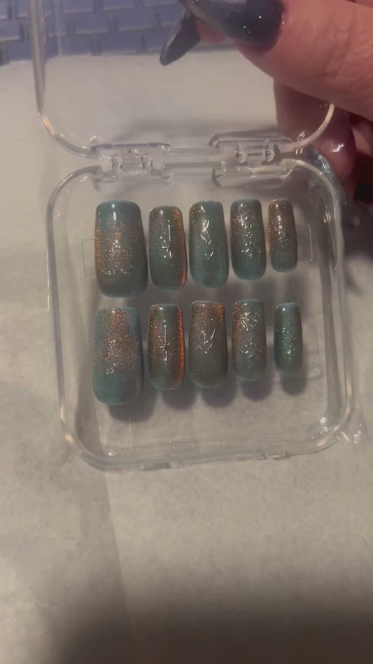 Love on the Horizon | 9D Velvet Celestial Press-On Nails